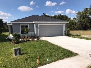 Building Photo - 4844 Summerfield Cir