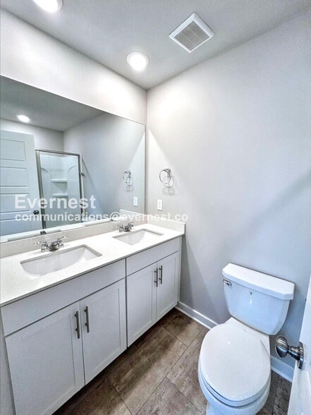 Building Photo - 1731 Frodo Wy