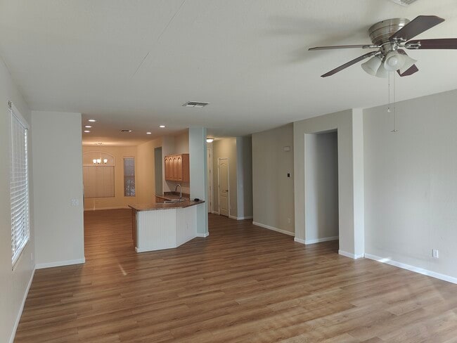 Building Photo - 7417 S 30th Ave