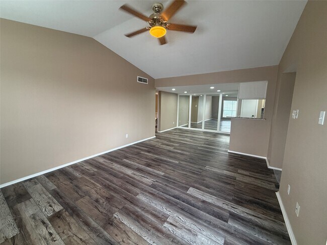Building Photo - 14777 Wunderlich Dr