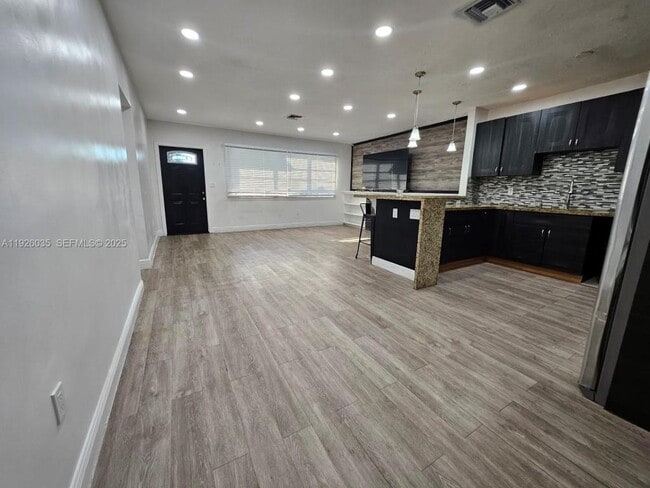 Building Photo - 19601 NE Miami Ct