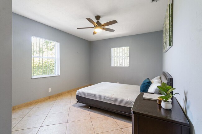 Building Photo - 2258 Palmetto Rd