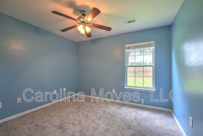 Building Photo - 17 Woolridge Way