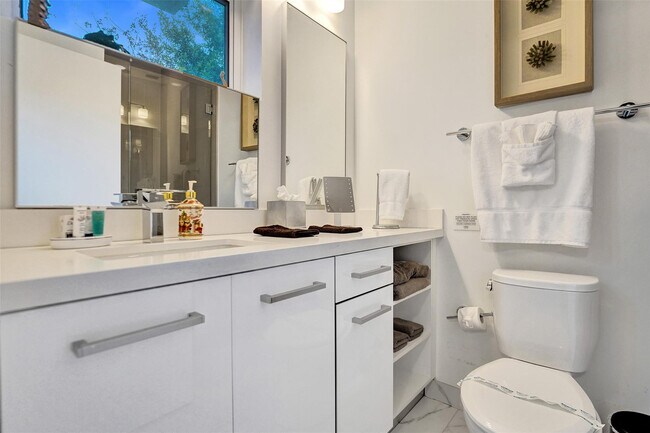 Building Photo - 1371 N Ocean Blvd