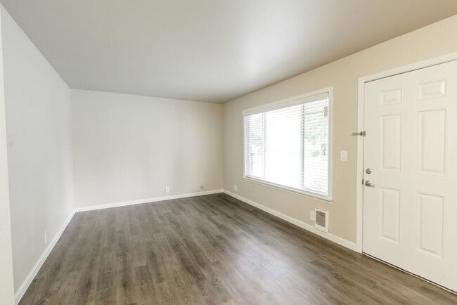 Building Photo - Cavalier Park Apartments