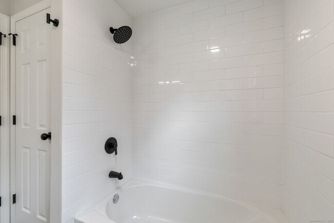 Building Photo - 410 S Stone St