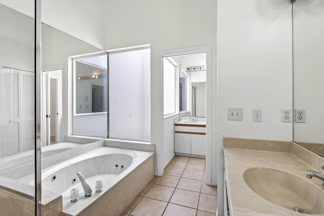Building Photo - 1,961SF Condo | 3 Bedrooms & 2.5 Bathrooms...