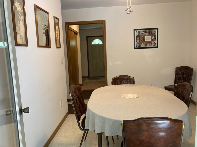 Building Photo - 6125 Green Branch Rd