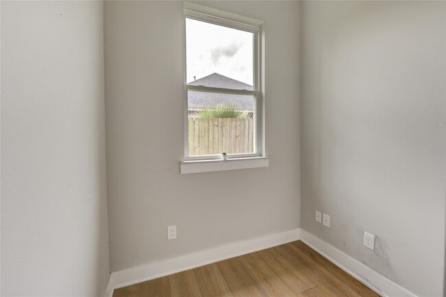 Building Photo - 4220 McKinley St