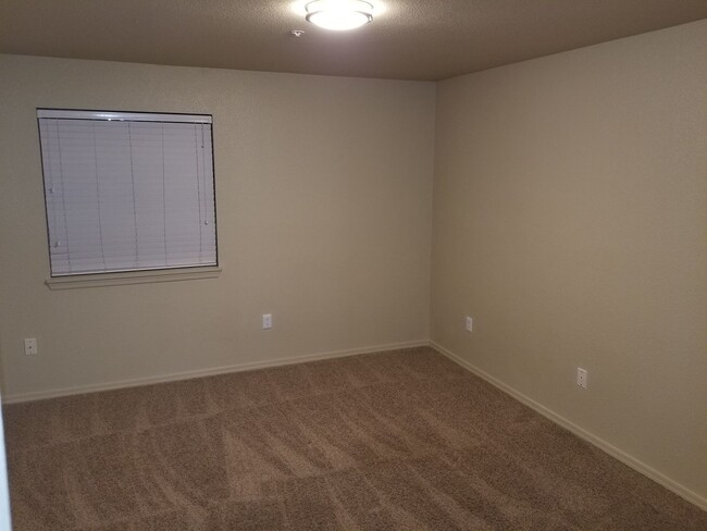 Building Photo - Upgraded West-Flagstaff Condo in the Arbor...