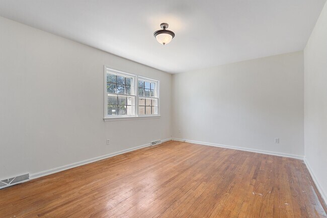 Building Photo - 353 Blackwood Clementon Rd