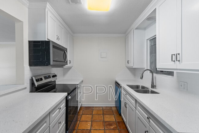 Building Photo - 5618 Ben Hogan Cir