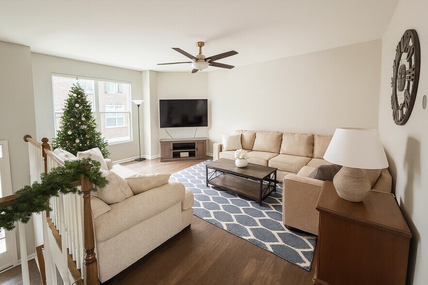 Building Photo - 1114 Evergreen Ave