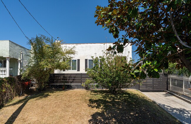 Primary Photo - 1316 N Mariposa Ave