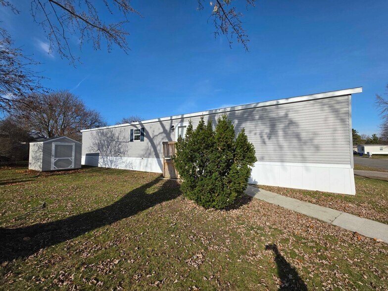 Building Photo - 3730 Birch St