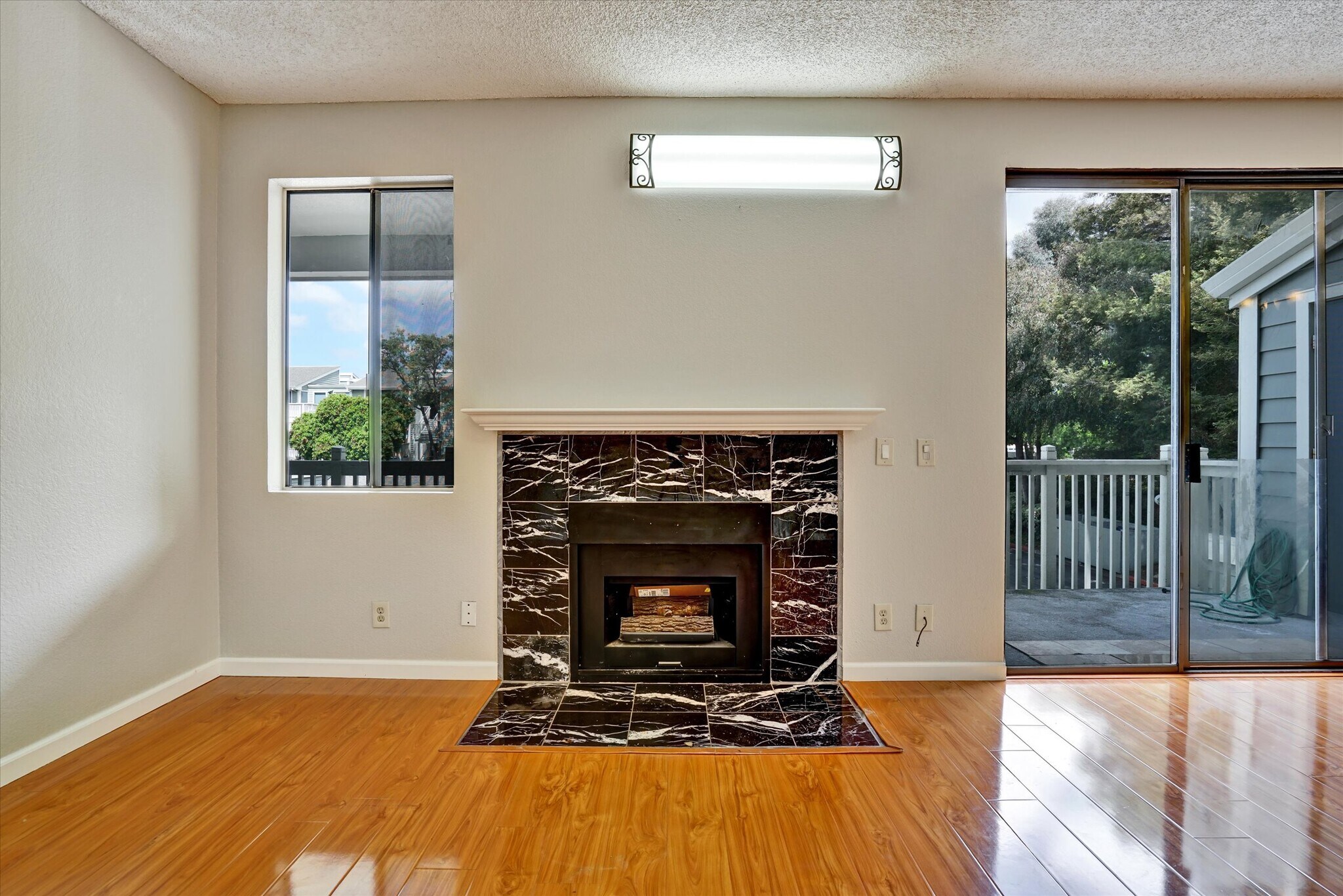 Building Photo - 3402 Pinewood Terrace