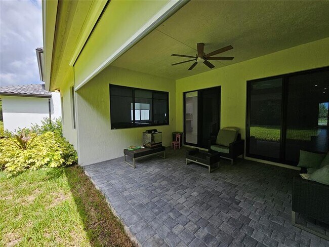 Building Photo - 10396 SW 57th Ct
