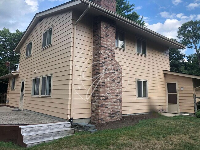 Building Photo - Beautiful 4-Bedroom Home in Lincoln Wood –...