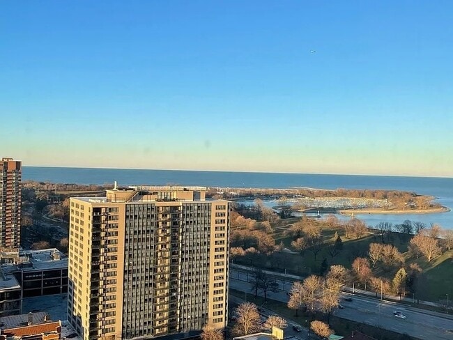 Building Photo - 655 W Irving Park Rd