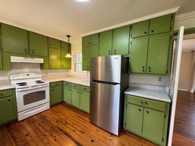 Building Photo - Cozy 2/1 Cottage in Rockridge Heights- $1,650