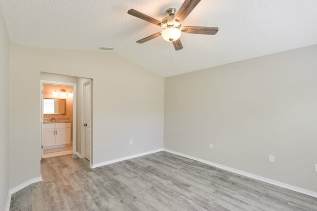Building Photo - 1056 Malletwood Dr