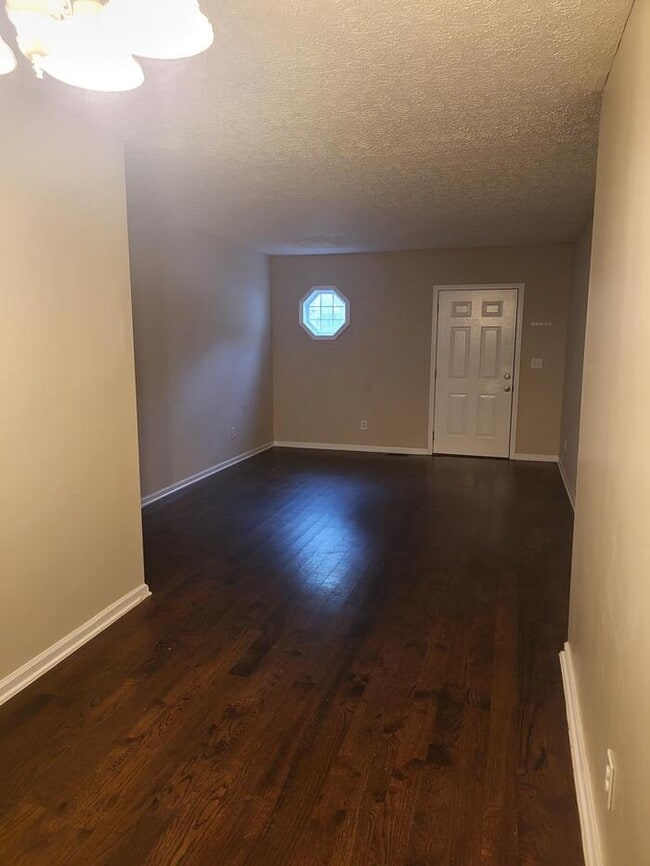Building Photo - 4 bedroom Townhouse in Monroe