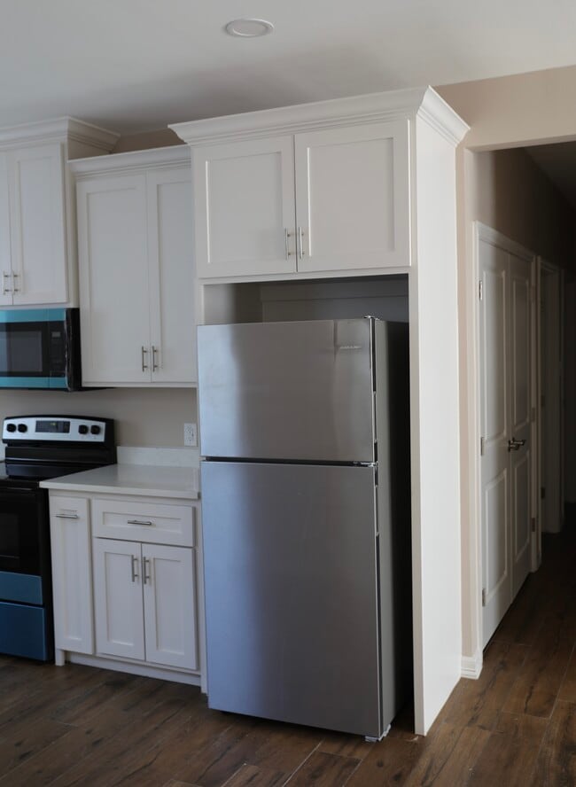 Building Photo - 2202north