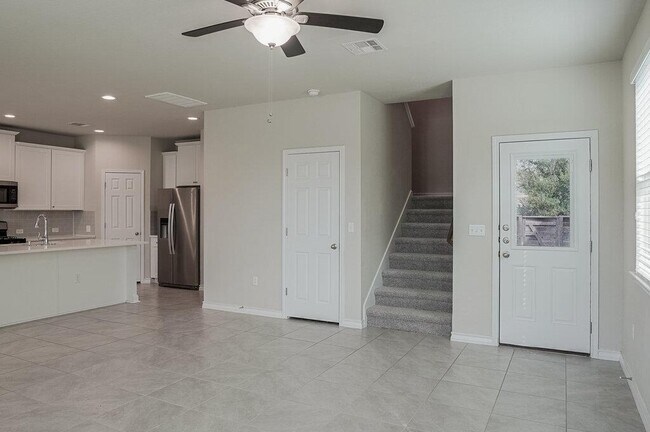 Building Photo - 5306 Golden Canary Ln