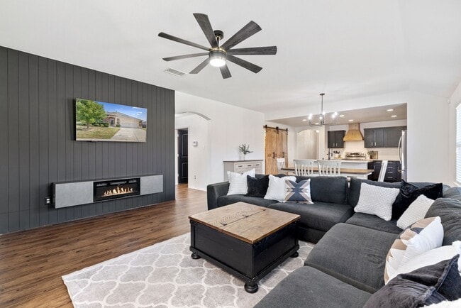 Building Photo - 1312 Cedar Hollow Dr