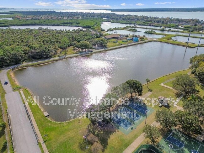 Building Photo - 311 Shore Dr E