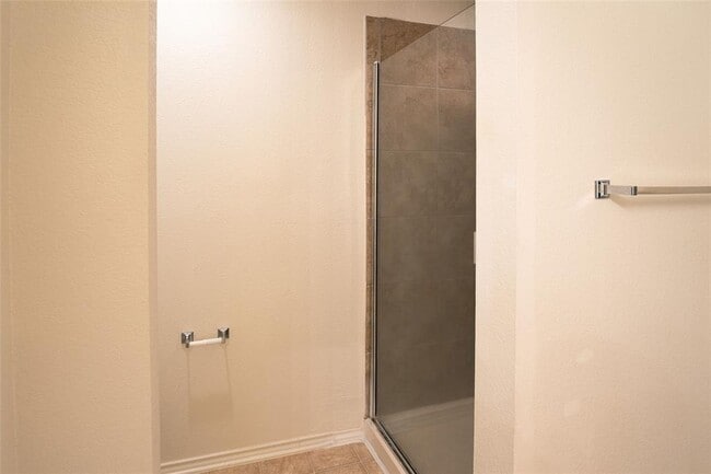 Building Photo - 612 Dark Tree Ln