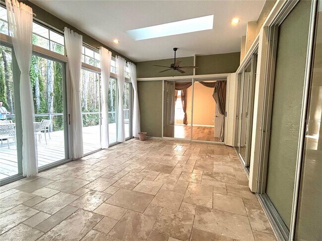 Building Photo - 10662 Crystal Springs Ct