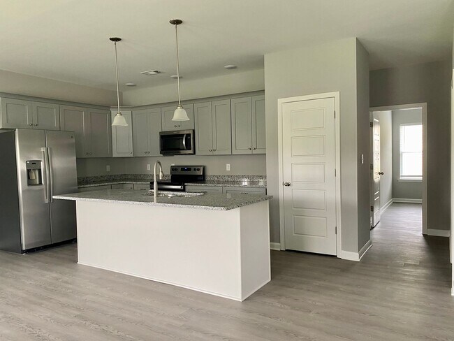 Building Photo - 4 bed, 2 bath home built in 2022 in Atoka