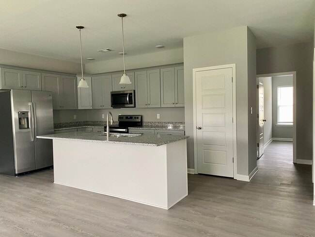 Building Photo - 4 bed, 2 bath home built in 2022 in Atoka w/ a move in Special