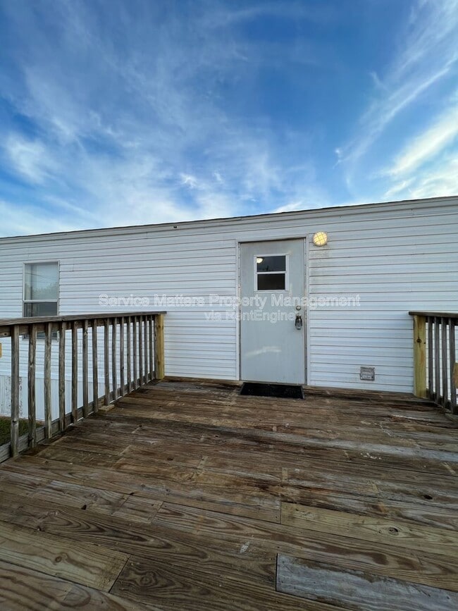 Building Photo - 4819 Douglas Dr