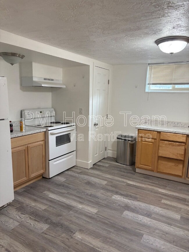 Building Photo - 732 Campbell Heights
