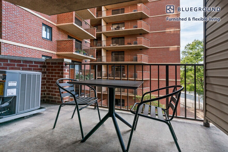 Building Photo - 2500 Clarendon Blvd