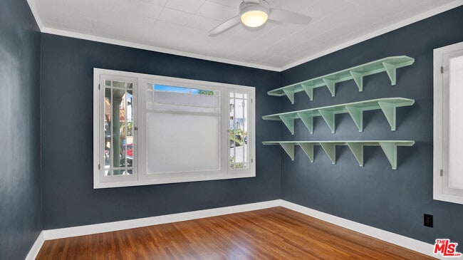 Building Photo - 6180 Oak Crest Way