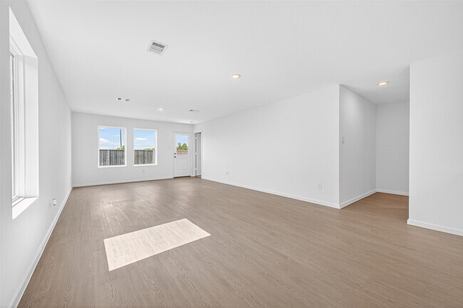 Building Photo - 28522 Golden Hay Dr