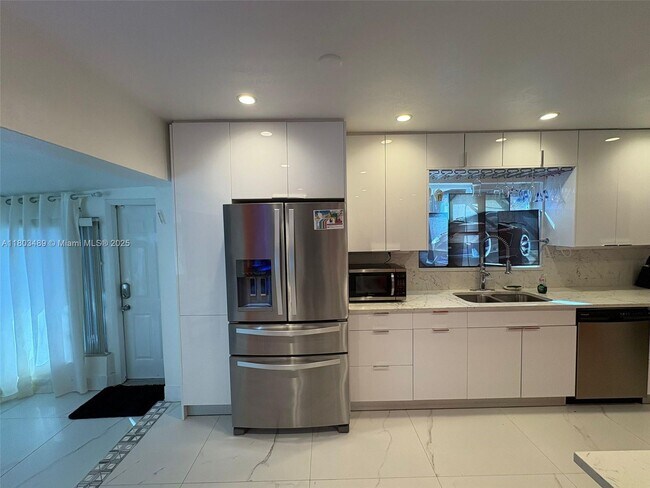 Building Photo - 963 Nautilus Isle