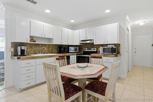Building Photo - 8685 SW Keathley Ct