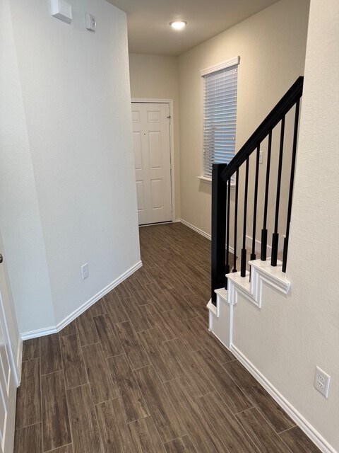 Building Photo - 3415 Avondale Vw Dr