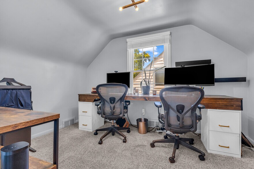 Building Photo - 3711 Normandy Rd