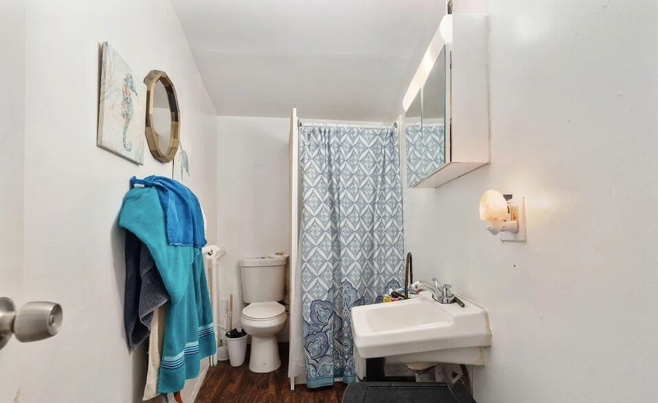 Building Photo - 31 Dana Ave