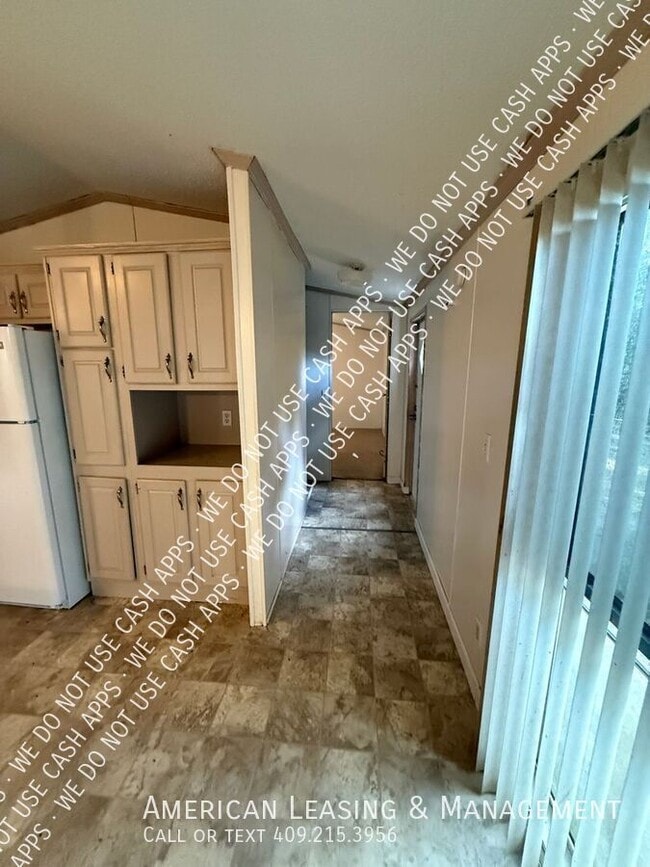 Building Photo - 100 Hornet Ln