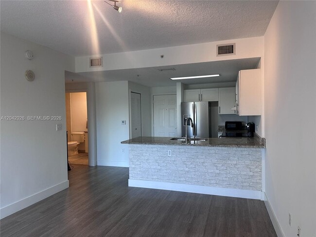 Building Photo - 3410 Coral Wy