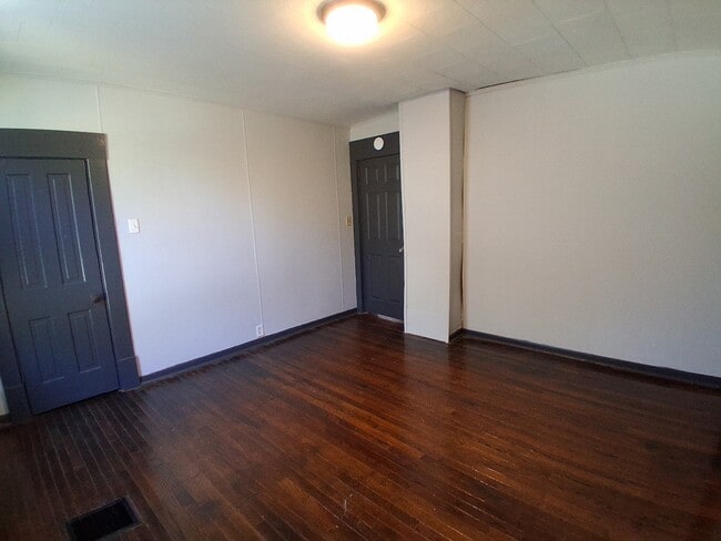 Building Photo - 35 Griffin-S