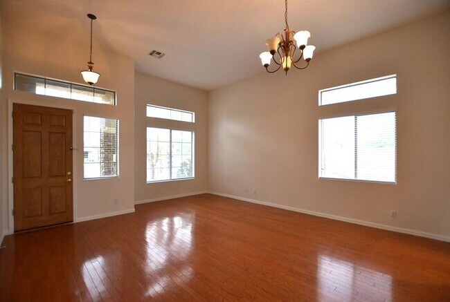 Building Photo - 1646 E Hawken Pl