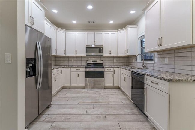 Building Photo - 642 Granby Hill Pl