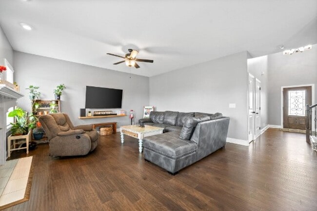 Building Photo - Stunning Home in Wellington Fields Ready f...